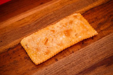 Lezzetli tavuklu hamur işi tipik Brezilya yemeği