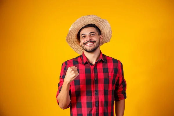Βραζιλιάνος Άνδρας Που Φοράει Τυπικά Ρούχα Για Γιορτή Junina — Φωτογραφία Αρχείου