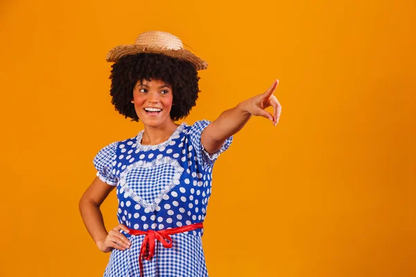 Brazilian Afro Woman Wearing Typical Clothes Festa Junina Yellow Background — Stock Photo, Image