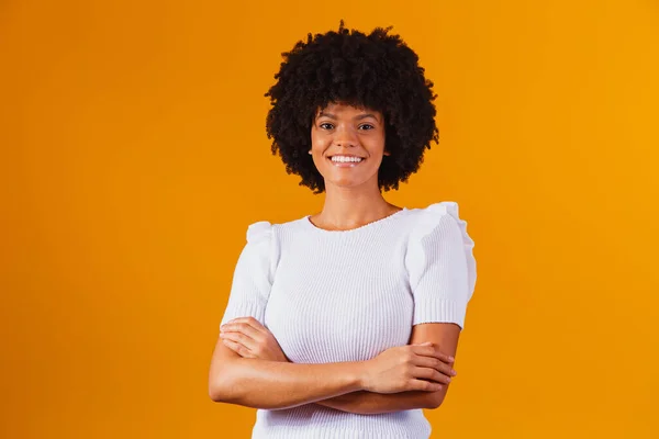 Portrait Beautiful Positive African American Woman Standing Arms Crossed — Stock Photo, Image
