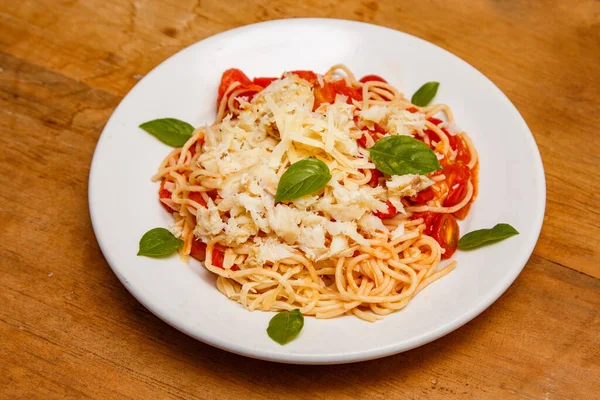 Смачна Спагетті Подана Тарілці Місцем Тексту — стокове фото