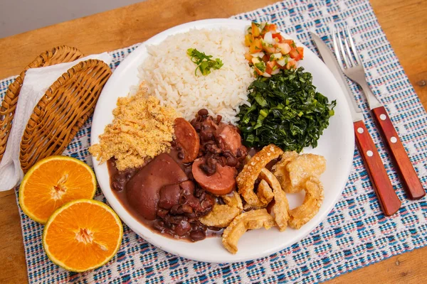 Feijoada Brazylijskiej Tradycji Kulinarnej Pyszne Danie Feijoada Crackling — Zdjęcie stockowe