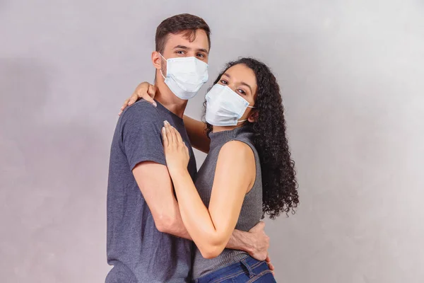 Jong Paar Verliefd Medisch Masker — Stockfoto