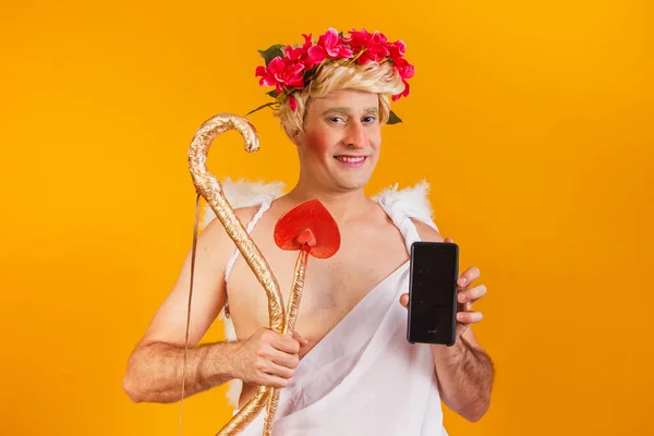 Cupido Sosteniendo Teléfono Celular Promoción Del Día San Valentín — Foto de Stock