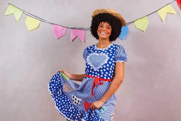 Mujer Afro Brasileña Vestida Con Ropa Típica Para Festa Junina —  Fotos de Stock