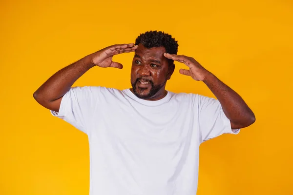 Afro Man Forgotten Confused Yellow Background — Stock Photo, Image