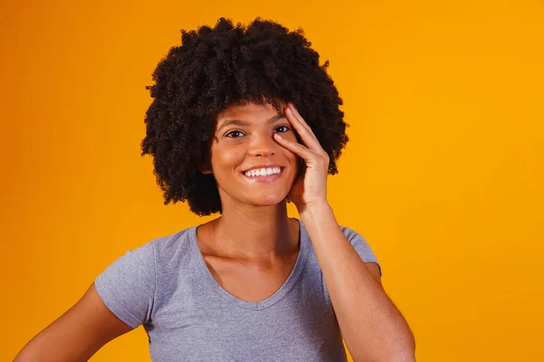 Afro Frau Mit Lockigem Haar — Stockfoto