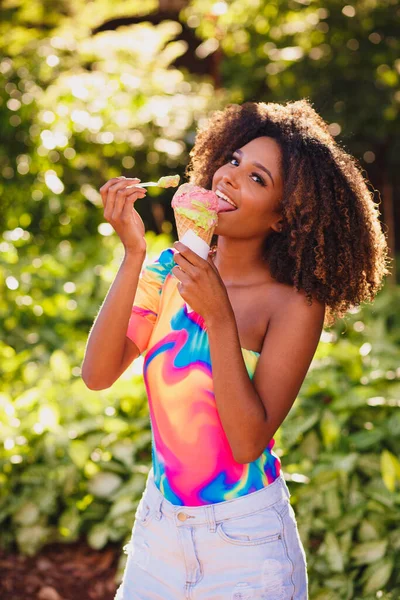 Happy Afro Woman Eating Ice Cream Park — Stock Photo, Image