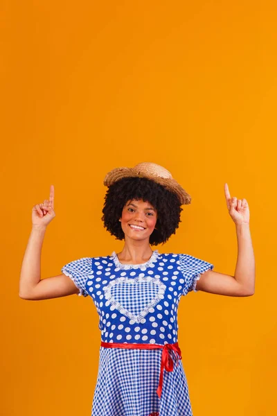 Mujer Afro Brasileña Vestida Con Ropa Típica Para Festa Junina —  Fotos de Stock