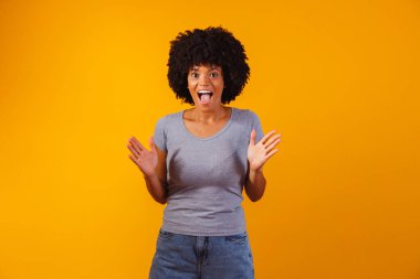 genç kadın sürpriz ifade verme