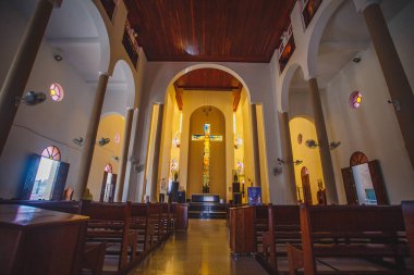 Santa Cruz, Brezilya - 12 Mart 2021: Santa Rita de Cassia kilisesinin içindeki görüntü
