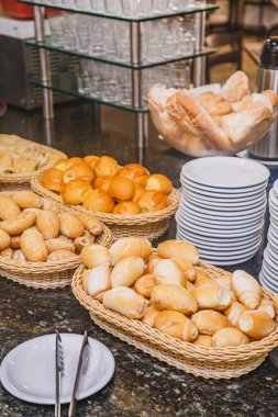 Otel kahvaltısı için fotoğraf ekmeği.