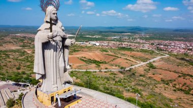 Santa Cruz, Brezilya - 12 Mart 2021: Dünyanın en büyük Katolik heykeli, Santa Rita de Cassia heykeli