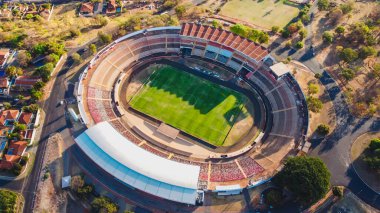 Ribeiro Preto, So Paulo / Brasil - 09 Ağustos 2021: Santa Cruz Botafogo stadyumunun hava görüntüsü 