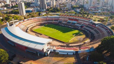Ribeiro Preto, So Paulo / Brasil - 09 Ağustos 2021: Santa Cruz Botafogo stadyumunun hava görüntüsü 