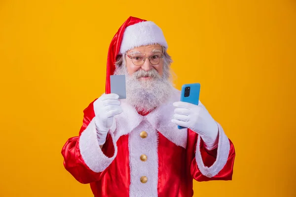 Porträtt Vacker Vacker Förvånad Bedövade Skäggiga Santa Håller Handen Plast — Stockfoto