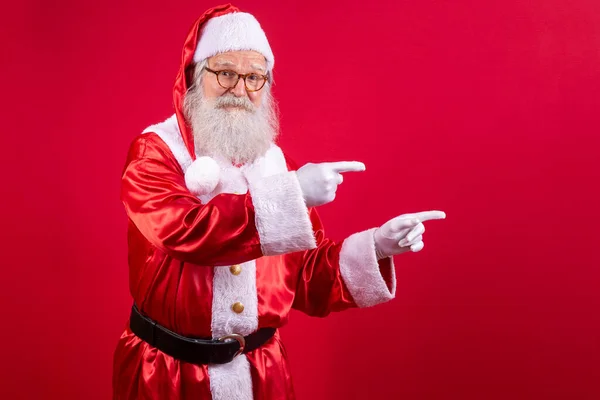 Divertente Felice Eccitato Vecchio Barbuto Babbo Natale Volto Indossando Costume — Foto Stock