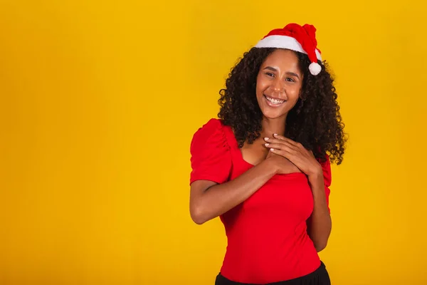 Detailní Záběr Usmívající Afro Žena Santa Klobouk Usmívající Kameru — Stock fotografie