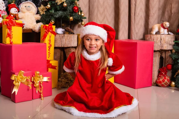 Очаровательная Девочка Рождественском Наряде — стоковое фото