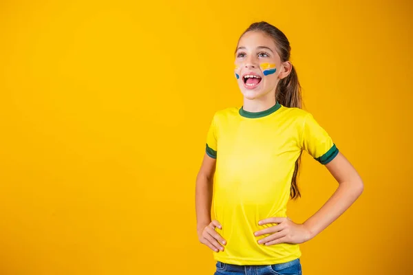 Voetbal Supporter Brazilië Team Mooi Klein Meisje Juichen Voor Haar — Stockfoto