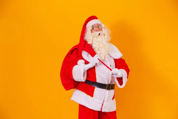 Santa Claus Con Una Bolsa Enorme Prisa Para Entregar Regalos —  Fotos de Stock