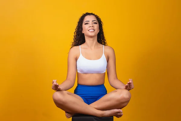 People Peace Meditation Concept Calm Afro Young Woman Practices Yoga — Stock Photo, Image