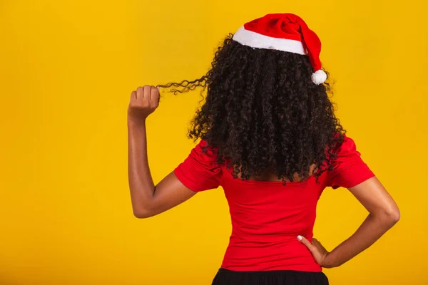 Nahaufnahme Einer Lächelnden Afro Frau Mit Weihnachtsmütze Die Die Kamera — Stockfoto
