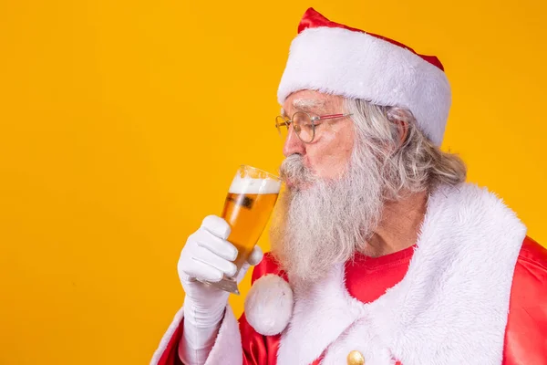 Święty Mikołaj Pijący Piwo Czas Odpoczynku Napój Alkoholowy Święta Pij — Zdjęcie stockowe