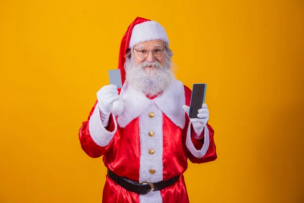 Porträtt Vacker Jultomte Som Håller Kreditkort Och Smartphone Med Tom — Stockfoto