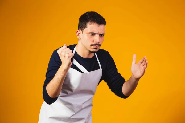 Garçon Cuisinier Avec Tablier Tenant Couteau — Photo