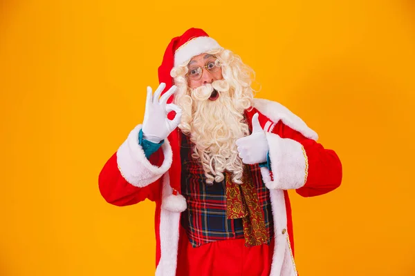 Kerstman Met Duim Omhoog Geven Van Een Duim Omhoog — Stockfoto