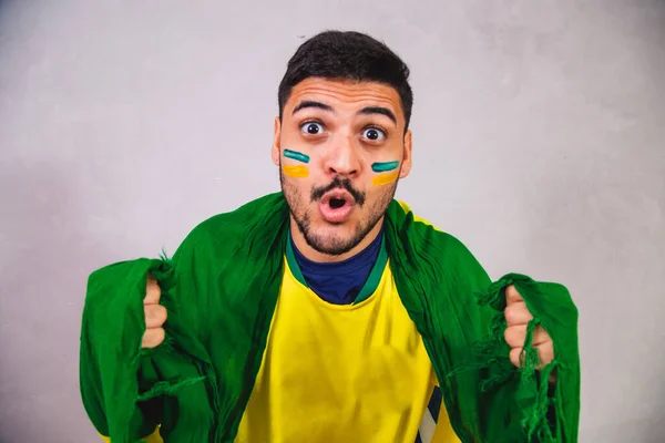 Braziliaanse Fan Met Een Vlag Zijn Rug Juichen Voor Braziliaanse — Stockfoto