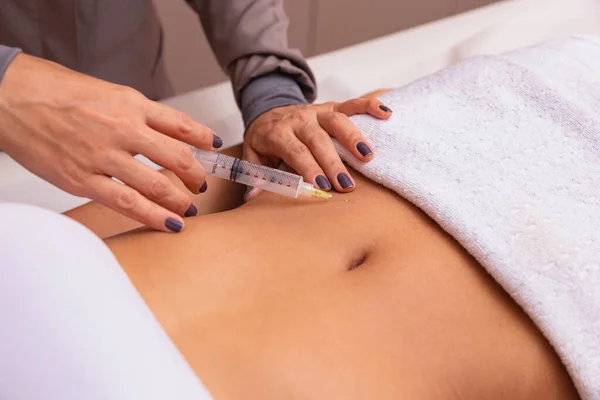 Cosmetic Injection Spa Salon Beautician Makes Injection Patient Belly Concept — Stock Photo, Image