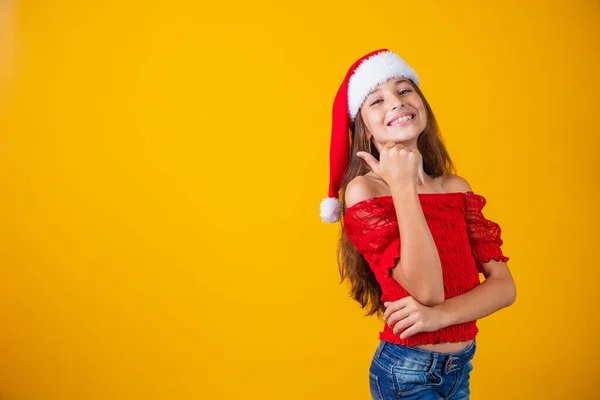 Holčička Oblečená Vánoce Ukazující Palcem Volné Místo Pro Text Propagace — Stock fotografie