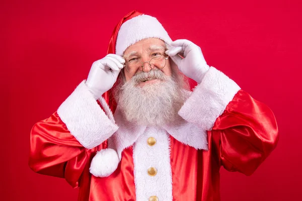 Papá Noel Mirando Cámara Acerca Navidad Feliz Navidad Santa Está —  Fotos de Stock