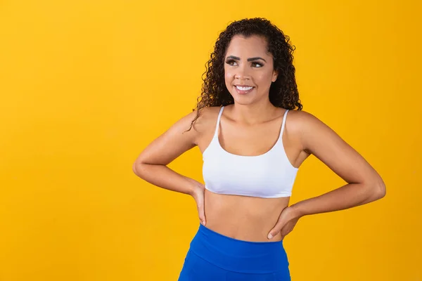 Beautiful Young Afro Woman Fitness Outfit Smiling Looking Camera Space — Stock Photo, Image