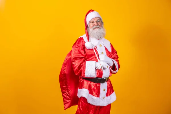 Reale Babbo Natale Con Uno Sfondo Rosso Indossando Occhiali Guanti — Foto Stock