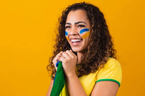 Yüzü Mavi Sarıya Boyanmış Brezilyalı Yelpaze — Stok fotoğraf