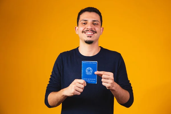 Braziliaanse Man Met Documentenwerk Sociale Zekerheid Carteira Trabalho Previdencia Social — Stockfoto