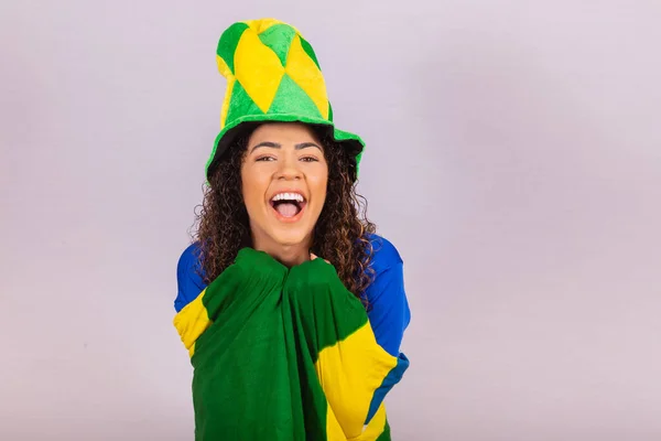 Braziliaanse Fan Braziliaanse Vlag Dragen Een Portret Braziliaanse Fan Vieren — Stockfoto