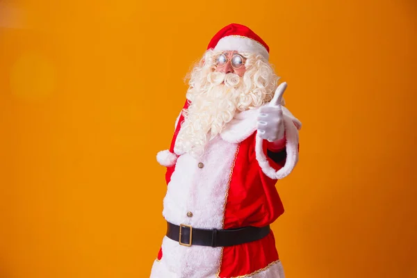 Санта Клаус Большим Пальцем Вверх Показывая Большие Пальцы Вверх — стоковое фото