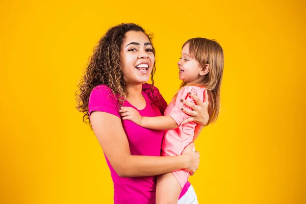 Feliz Dia Das Mães Criança Caucasiana Adorável Com Sua Mãe — Fotografia de Stock