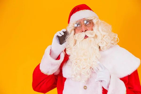 Санта Клаус Разговаривает Телефону — стоковое фото