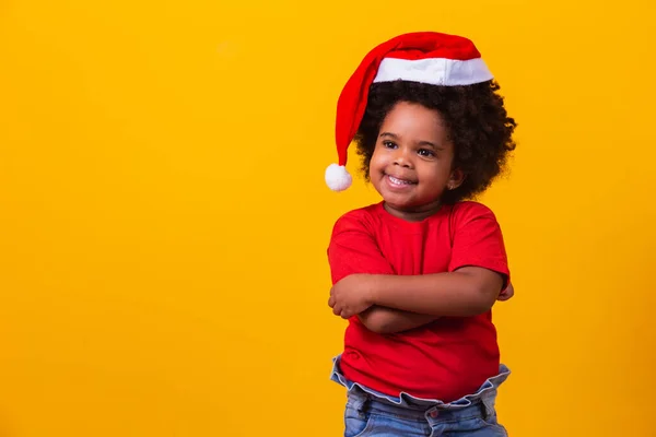 Niña Afro Camiseta Roja Sombrero Santa Claus Vestida Para Navidad —  Fotos de Stock