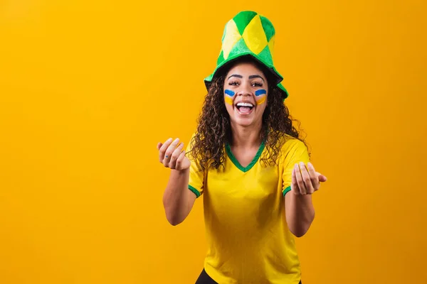 Abanico Brasileño Usando Pintura Como Maquillaje Ventilador Brasileño Celebrando Fútbol —  Fotos de Stock