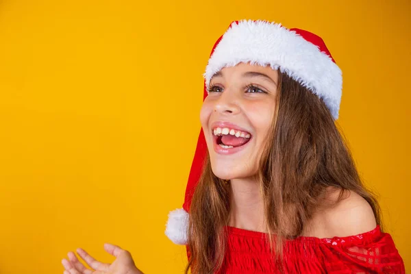 Liten Flicka Klädd För Jul Förtrollad Med Öppen Mun Gul — Stockfoto
