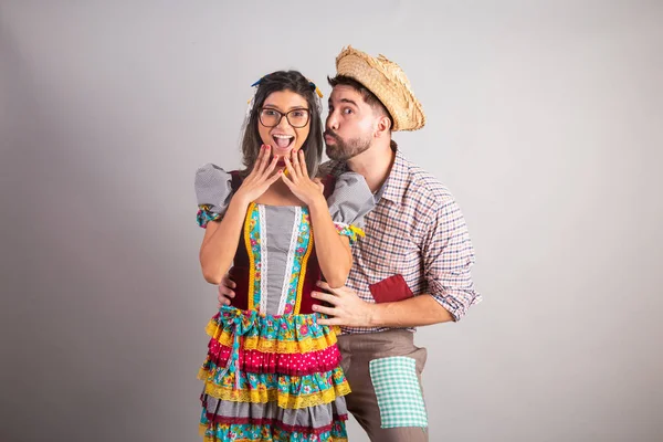 Βραζιλιάνικο Ζευγάρι Ντυμένο Ρούχα Φέστας Γιορτή Του Φιλιού Τζου — Φωτογραφία Αρχείου