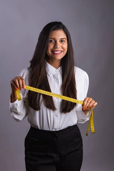 Brazilian Woman Nutritionist Holding Measuring Tape Vertical Photo — Stock Photo, Image