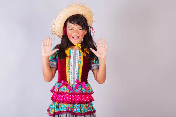 Barn Brasiliansk Flicka Med Juni Partykläder Otrolig Wow — Stockfoto