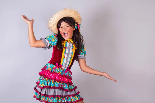 Criança Menina Brasileira Com Roupas Festa Junho Bem Vindo Imagem De Stock